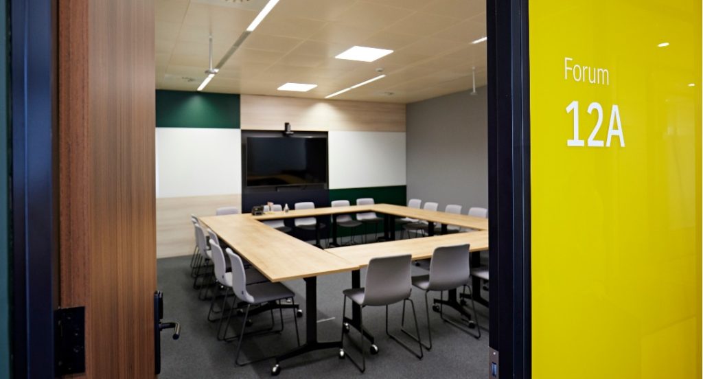 Encuentra una sala de reuniones en Madrid