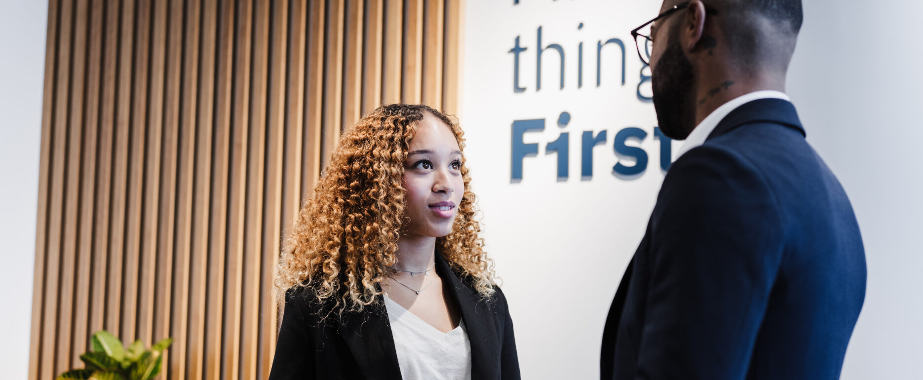 la oficina satélite se ha convertido en una solución estratégica clave para crecer sin asumir grandes riesgos.