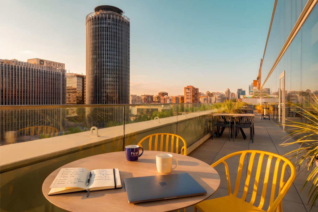 Flexible Workspace Trends 2026 | First Workplaces 1 Regreso a la oficina en septiembre en espacio flexible First workplaces